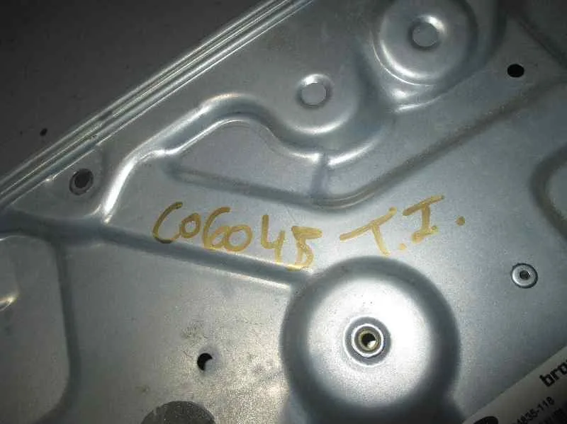 Elevalunas Trasero Izquierdo para Ford Focus Berlina (Cap)