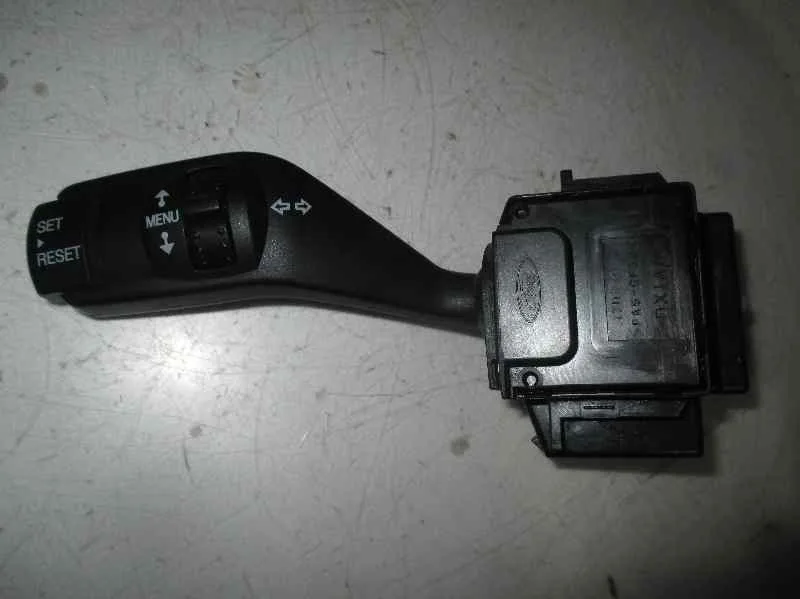 Mando Intermitentes para Ford Focus Berlina (Cap)