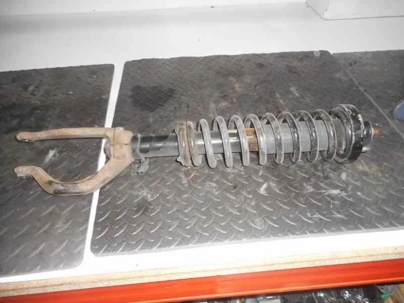Amortiguador Delantero Izquierdo para Honda Civic Berlina .5 (Ma/Mb)