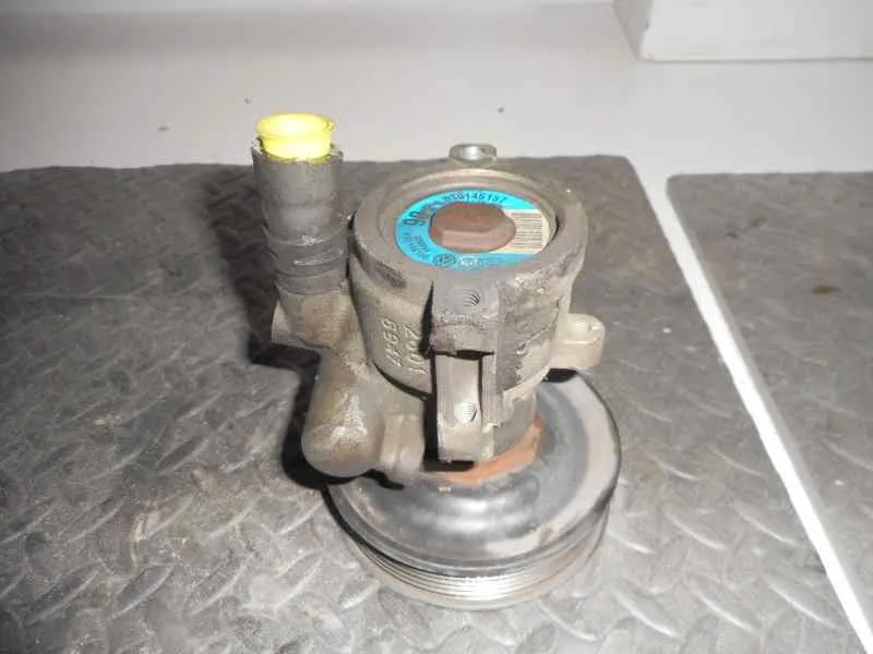 Bomba Direccion para Seat Ibiza (6K1)