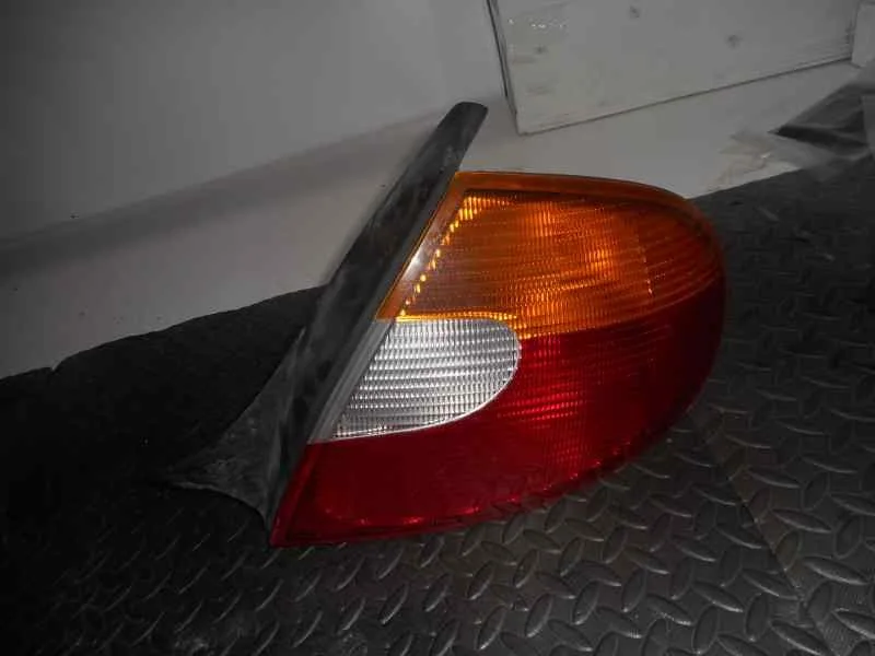 Piloto Trasero Derecho para Chrysler Neon (Pl)