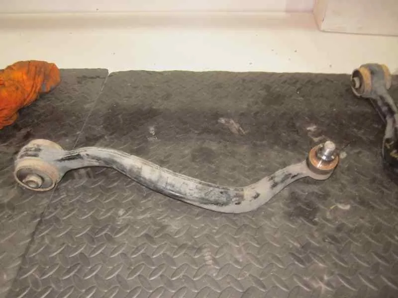 Brazo Suspension Inferior Delantero Derecho para Mazda 6 Berlina (Gg)