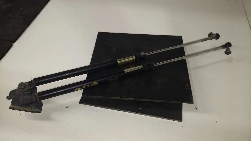 Amortiguadores Maletero / Porton para Subaru Impreza G12