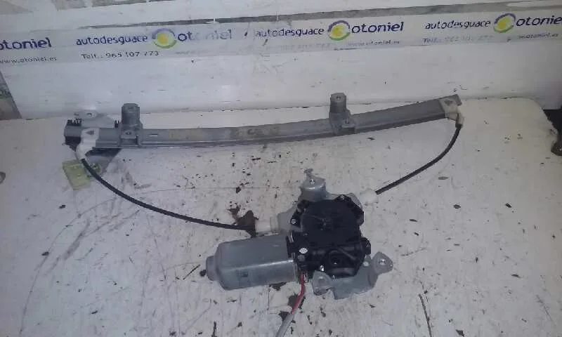 Elevalunas Delantero Derecho para Nissan Primera Berlina (P11)
