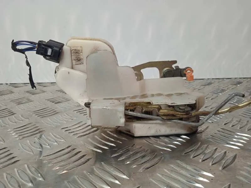 Cerradura Puerta Delantera Izquierda para Mitsubishi L 200 (K6/7)