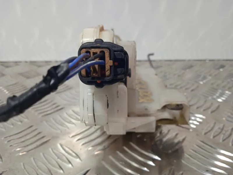 Cerradura Puerta Delantera Izquierda para Mitsubishi L 200 (K6/7)