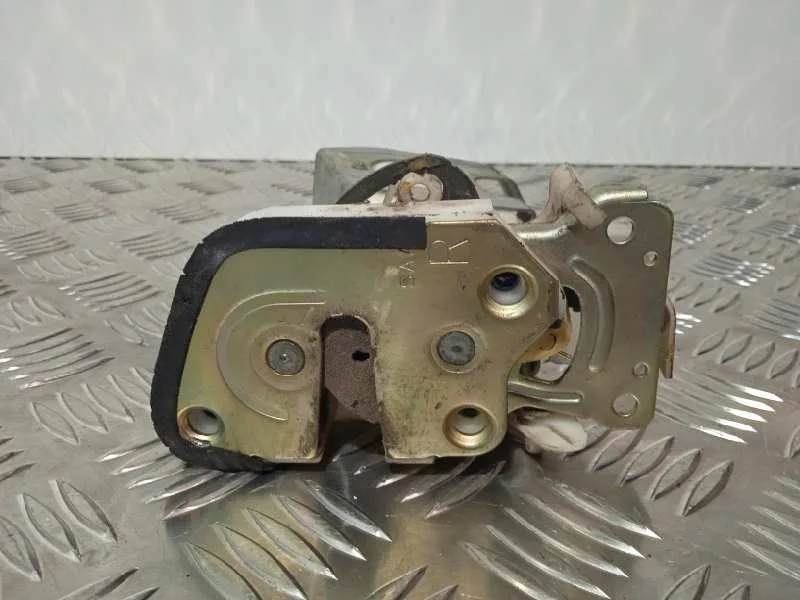 Cerradura Puerta Trasera Derecha para Mitsubishi L 200 (K6/7)