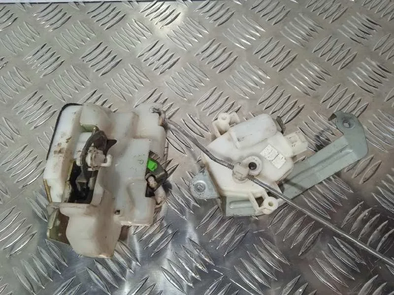 Cerradura Puerta Trasera Derecha para Mitsubishi L 200 (K6/7)