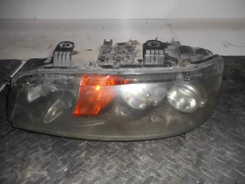 Faro Izquierdo para Fiat Punto Berlina (188)