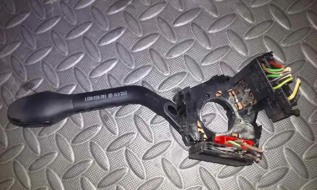 Mando Limpia para Volkswagen Passat Berlina (3A2)