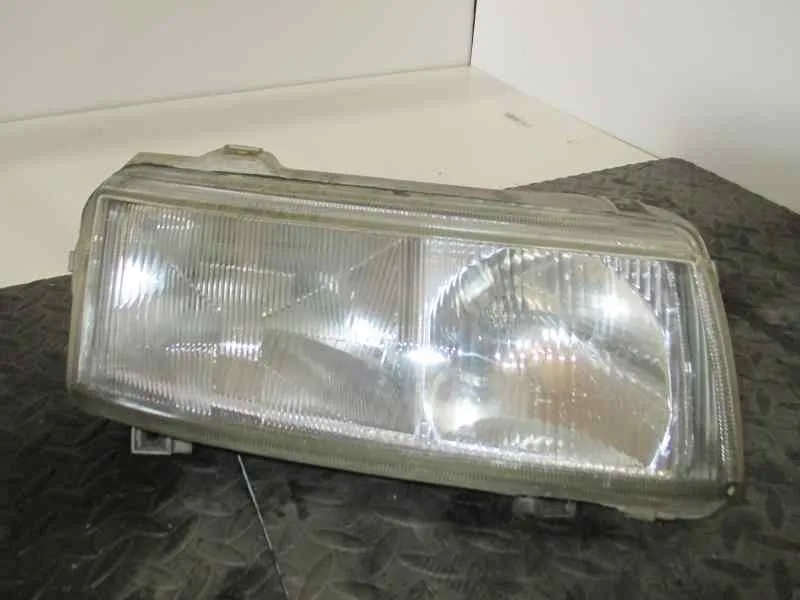 Faro Derecho para Volkswagen Passat Berlina (3A2)
