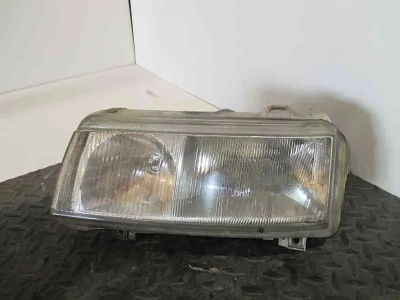 Faro Izquierdo para Volkswagen Passat Berlina (3A2)