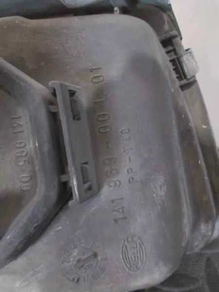 Faro Izquierdo para Volkswagen Passat Berlina (3A2)