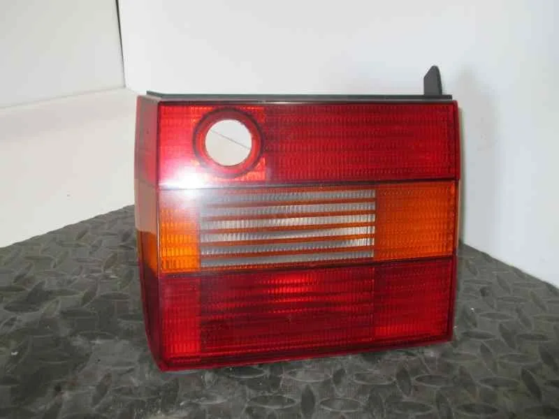 Piloto Trasero Derecho Interior para Volkswagen Passat Berlina (3A2)