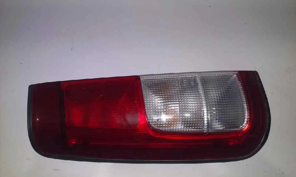 Piloto Trasero Izquierdo para Suzuki Ignis Rg (Fh)