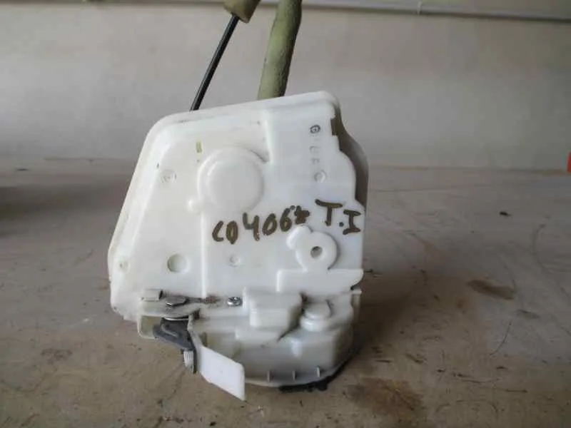 Cerradura Puerta Trasera Izquierda para Mazda 3 Lim. (Bl)