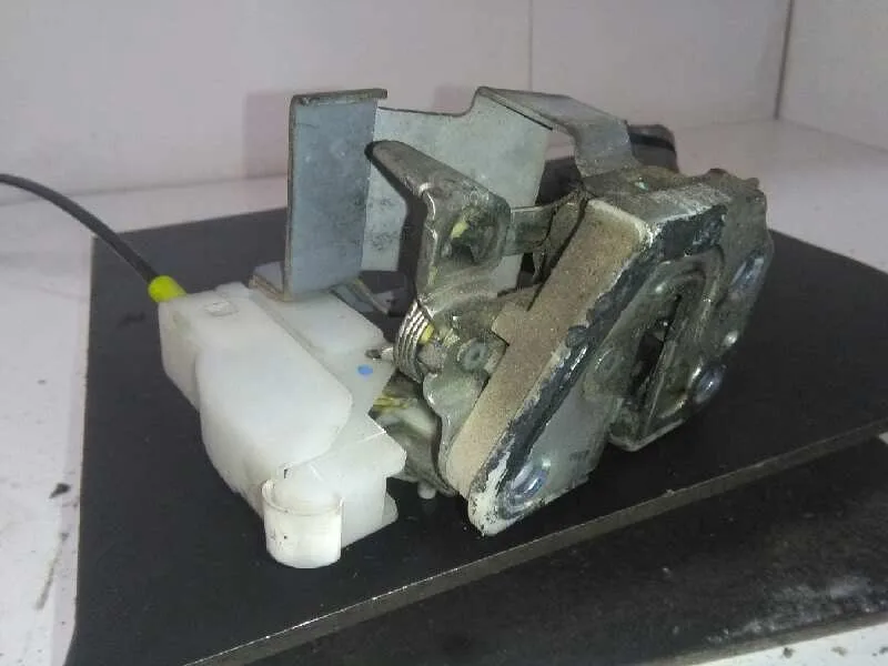 Cerradura Puerta Trasera Derecha para Toyota Aygo (Kgb/Wnb)