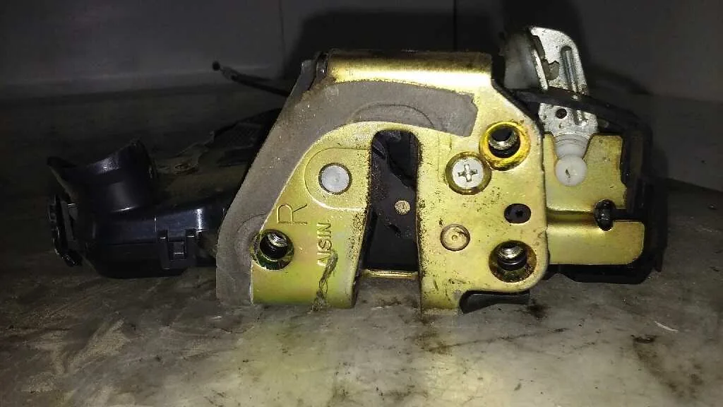 Cerradura Puerta Delantera Derecha para Toyota Land Cruiser (J12)