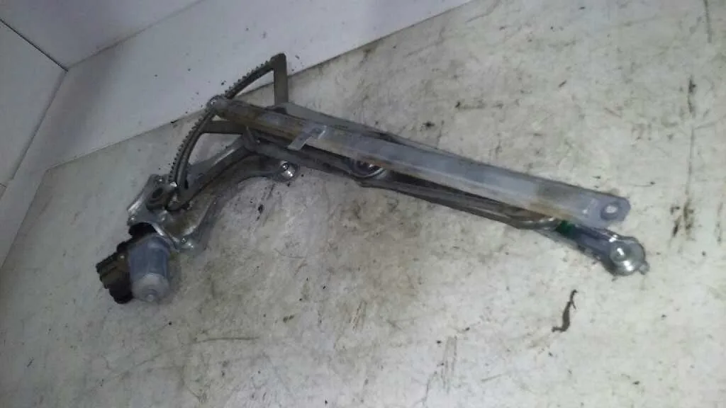 Elevalunas Delantero Derecho para Toyota Land Cruiser (J12)