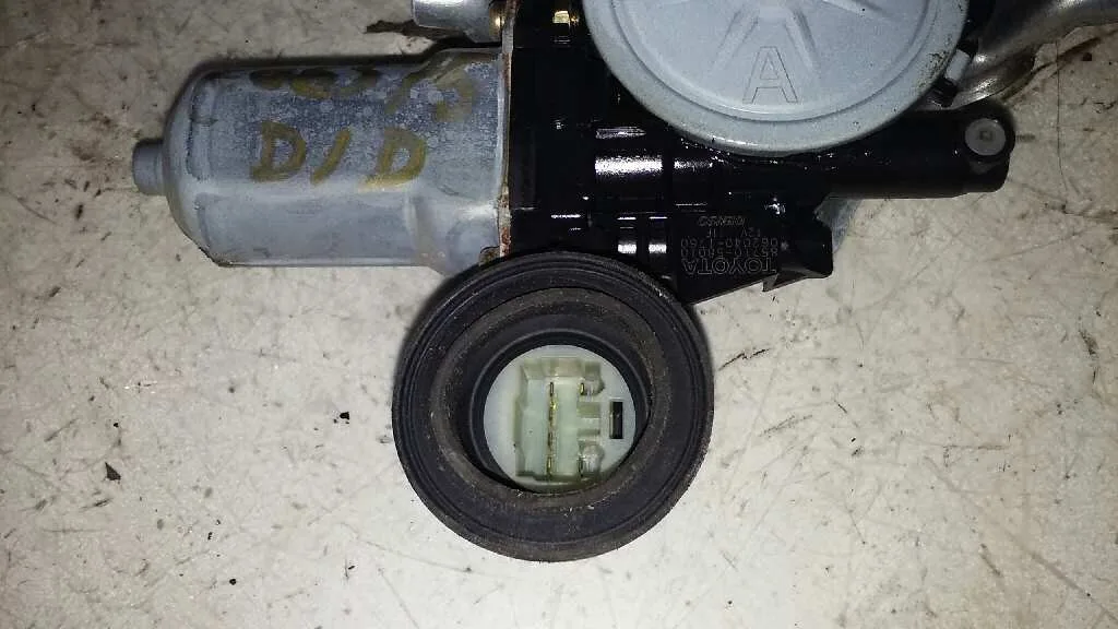Elevalunas Delantero Derecho para Toyota Land Cruiser (J12)