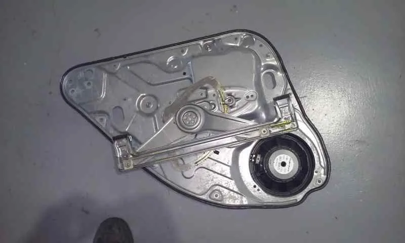 Elevalunas Trasero Derecho para Ford Focus Berlina (Cap)
