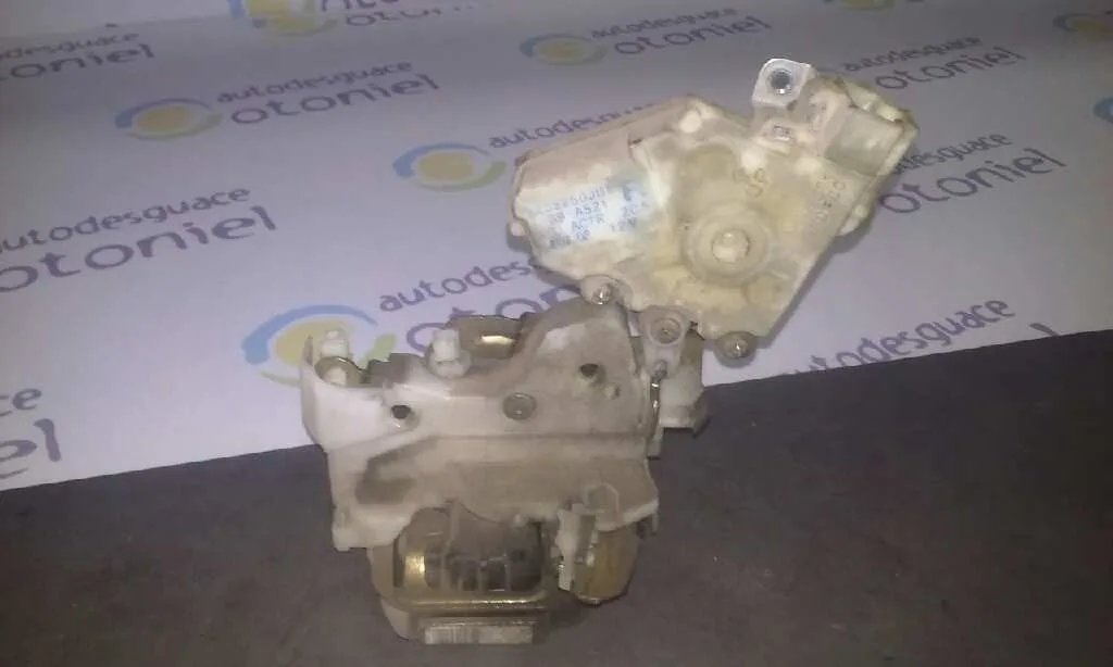 Cerradura Puerta Trasera Derecha para Nissan Terrano/Terrano.ii (R20)