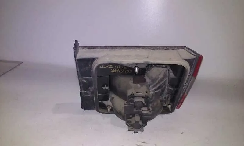 Piloto Trasero Derecho Interior para Volkswagen Passat Berlina (3A2)