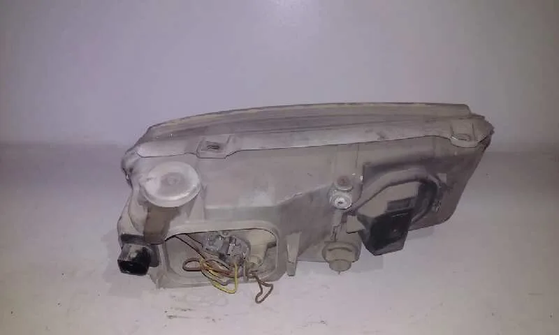 Faro Izquierdo para Volkswagen Passat Berlina (3A2)