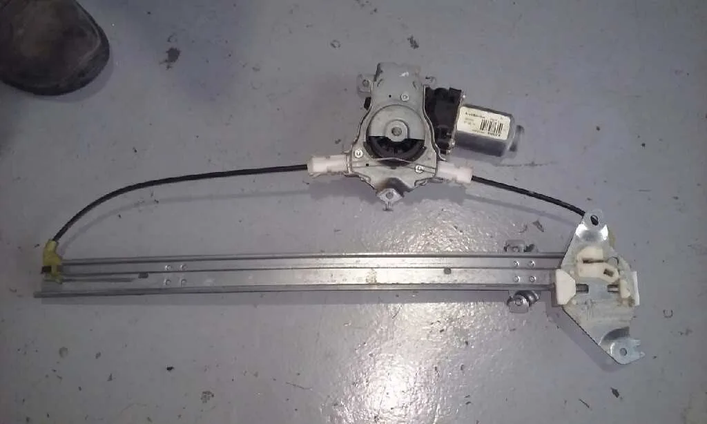 Elevalunas Trasero Izquierdo para Nissan Navara Pick-Up (D40M)