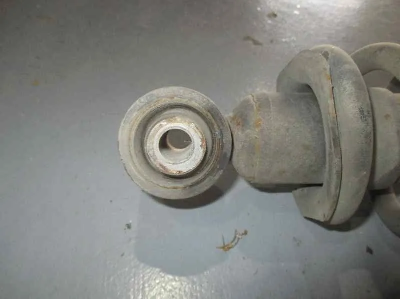 Amortiguador Trasero Derecho para Toyota Avensis Berlina (T25)