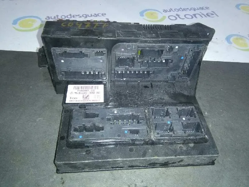 Caja Reles / Fusibles para Mercedes-Benz Clase Cls (W219)