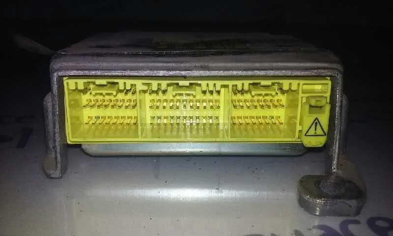 Centralita Airbag para Toyota Corolla (E12)