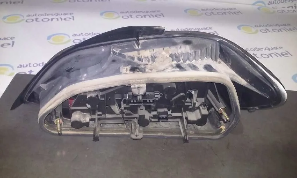 Piloto Trasero Izquierdo para Peugeot 406 Berlina (S1/S2)