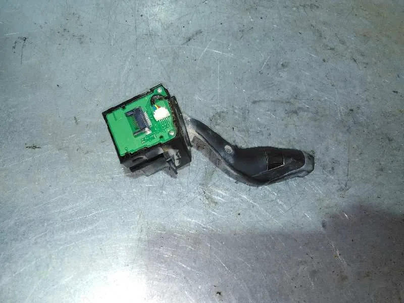 Mando Limpia para Ford Focus Lim. (Cb8)