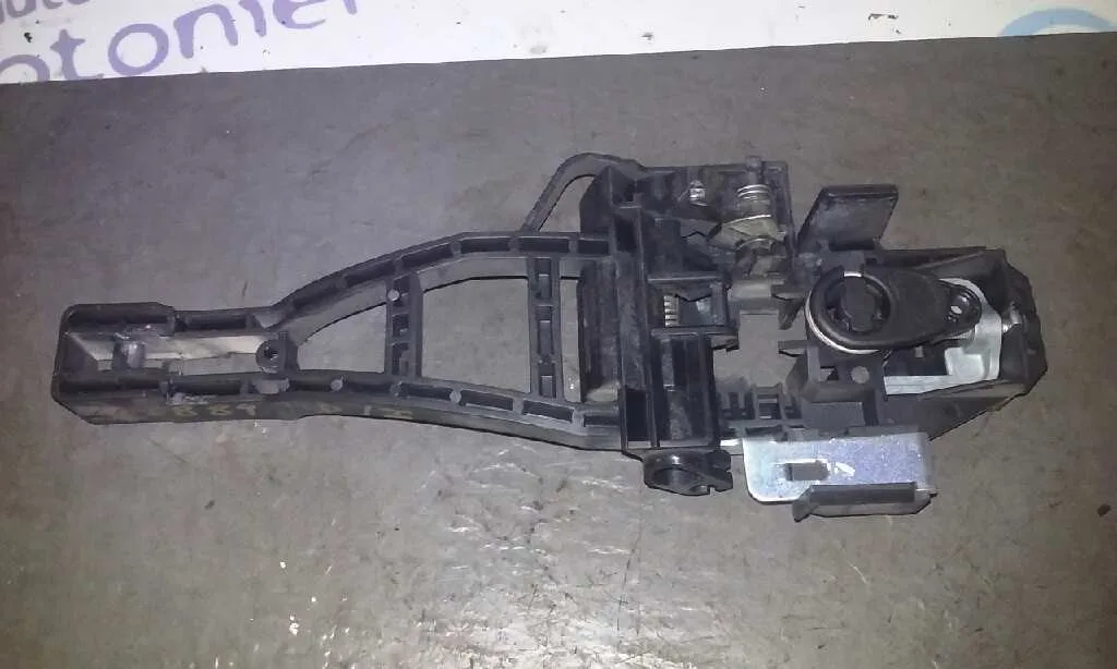 Maneta Exterior Delantera Izquierda para Ford Focus Lim. (Cb8)