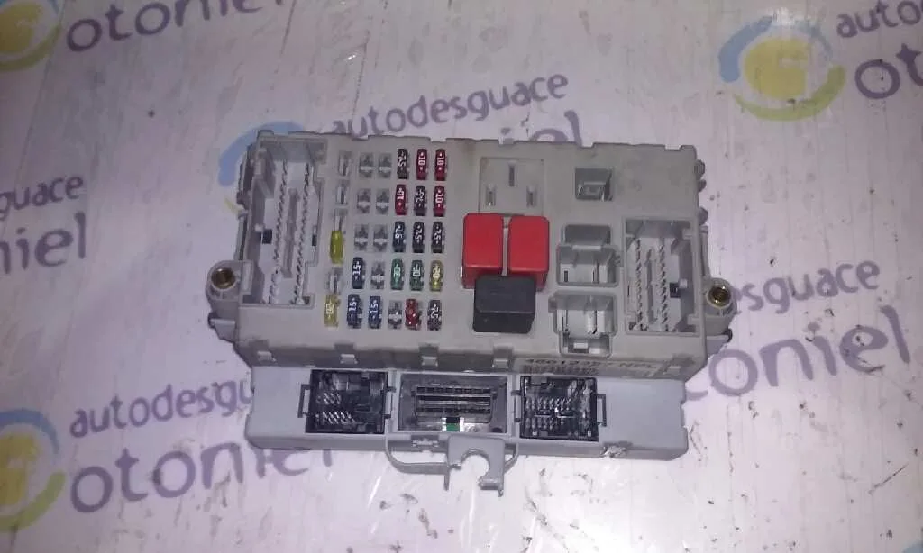 Caja Reles / Fusibles para Fiat Doblo (119)