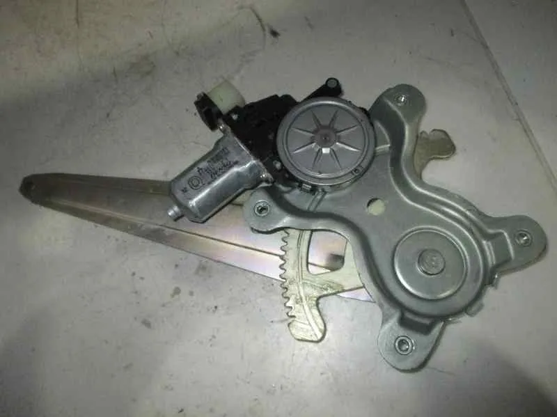 Elevalunas Trasero Derecho para Mitsubishi L 200 (Ka0/Kb0)