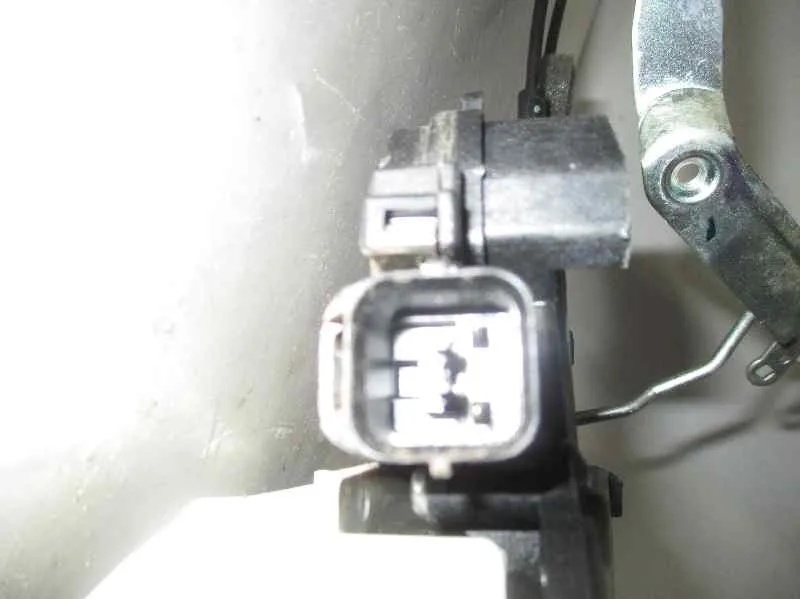 Cerradura Puerta Delantera Derecha para Mitsubishi L 200 (Ka0/Kb0)