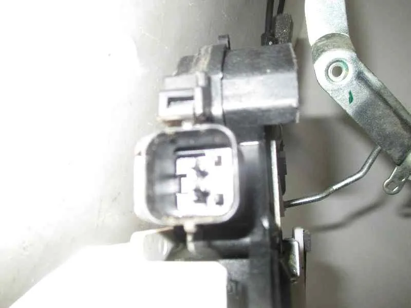 Cerradura Puerta Delantera Derecha para Mitsubishi L 200 (Ka0/Kb0)