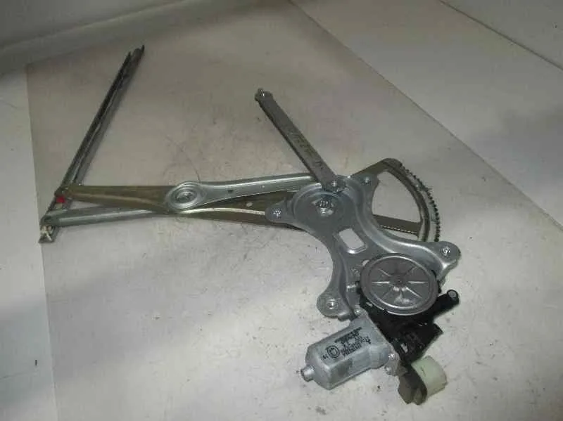 Elevalunas Delantero Derecho para Mitsubishi L 200 (Ka0/Kb0)