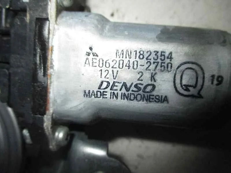 Elevalunas Delantero Derecho para Mitsubishi L 200 (Ka0/Kb0)