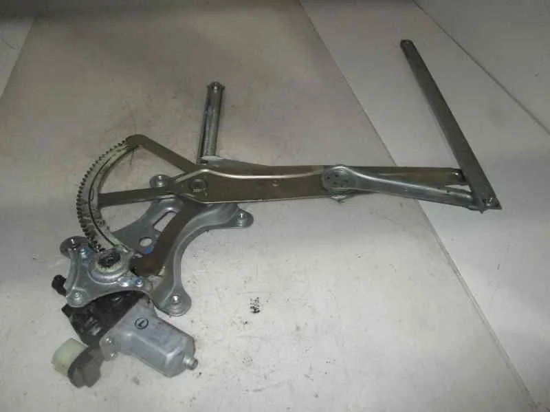 Elevalunas Delantero Derecho para Mitsubishi L 200 (Ka0/Kb0)