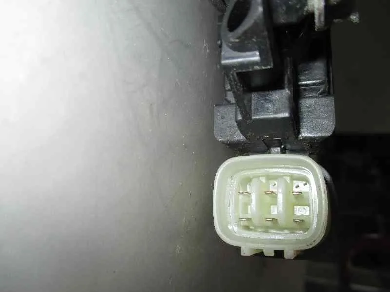 Elevalunas Delantero Derecho para Mitsubishi L 200 (Ka0/Kb0)