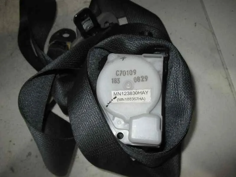 Cinturon Seguridad Trasero Izquierdo para Mitsubishi L 200 (Ka0/Kb0)