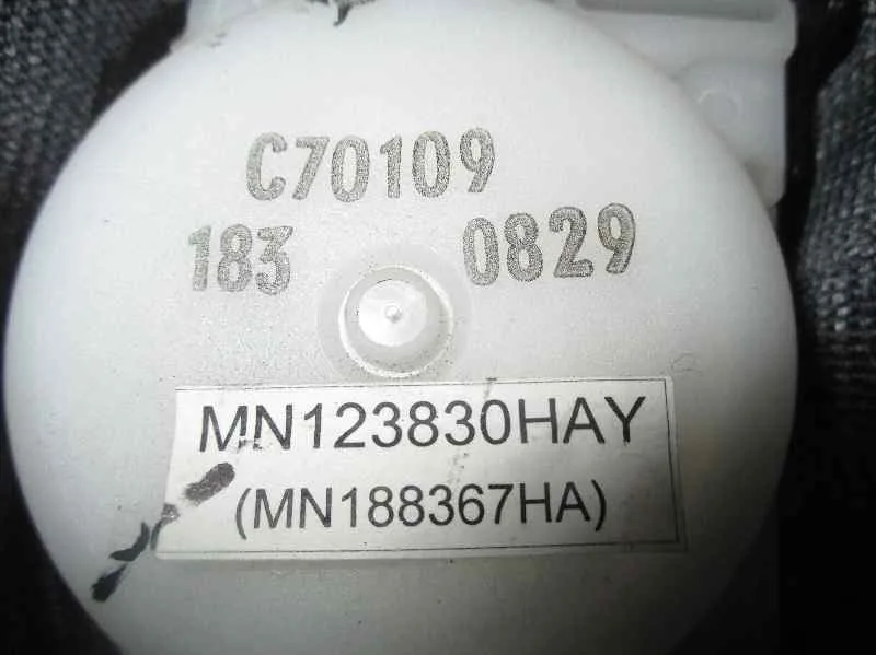 Cinturon Seguridad Trasero Izquierdo para Mitsubishi L 200 (Ka0/Kb0)