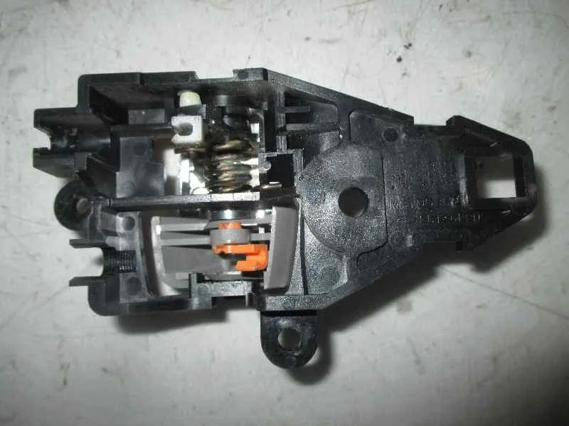 Maneta Interior Trasera Izquierda para Mitsubishi L 200 (Ka0/Kb0)