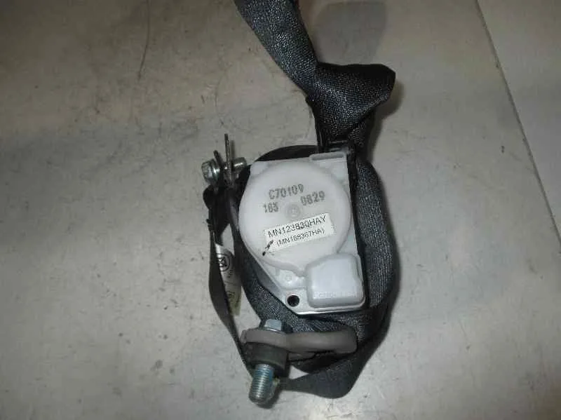 Cinturon Seguridad Trasero Derecho para Mitsubishi L 200 (Ka0/Kb0)