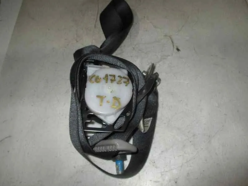 Cinturon Seguridad Trasero Derecho para Mitsubishi L 200 (Ka0/Kb0)