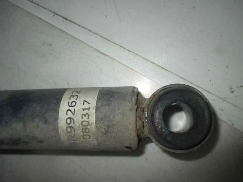 Amortiguador Trasero Derecho para Mitsubishi L 200 (Ka0/Kb0)