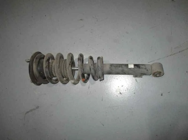 Amortiguador Delantero Derecho para Mitsubishi L 200 (Ka0/Kb0)